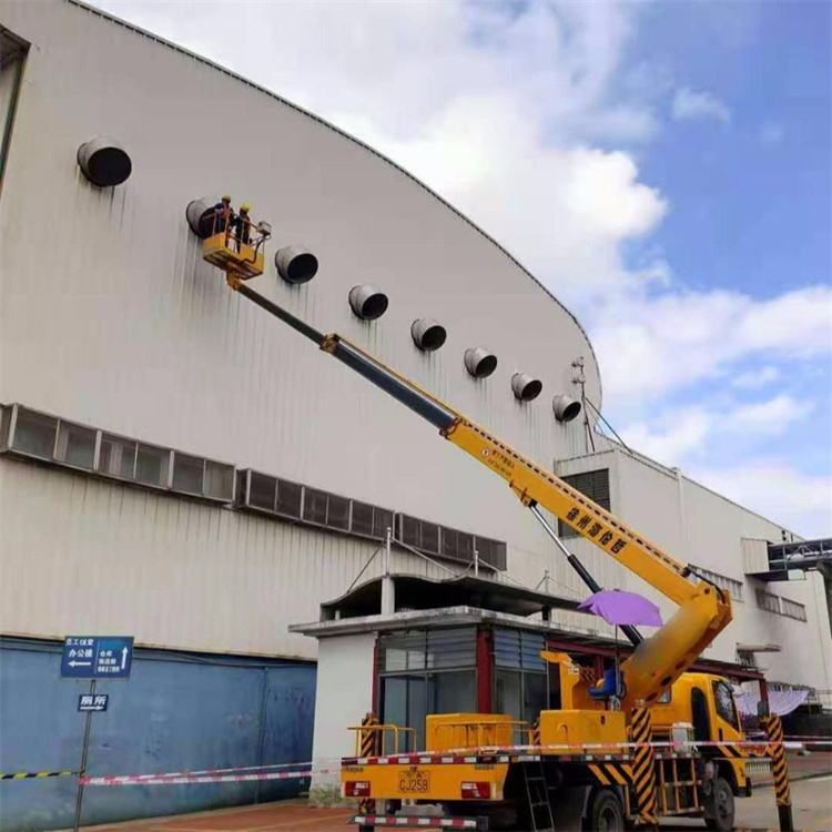 金乡高空作业车出租服务：专业广告牌安装解决方案