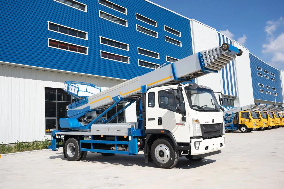 金乡出租云梯车高空作业车 建筑垃圾搬运